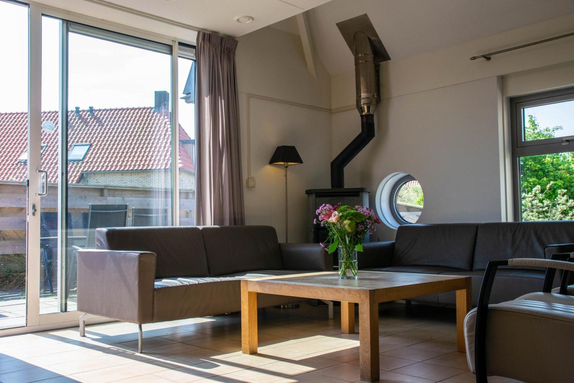 Vakantiepark Klein Vaarwater Бурен Стая снимка